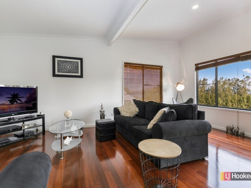 60 Broadwater Drive, Saratoga NSW 2251