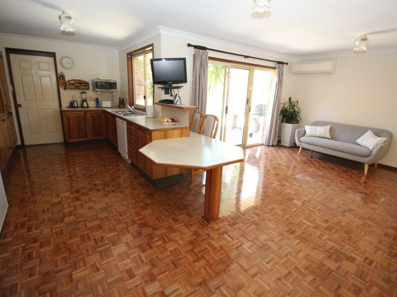 9 Stephen Close, Green Point NSW 2251