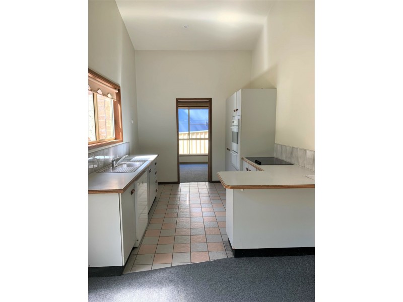 36 Narrawa Ave, Erina NSW 2250