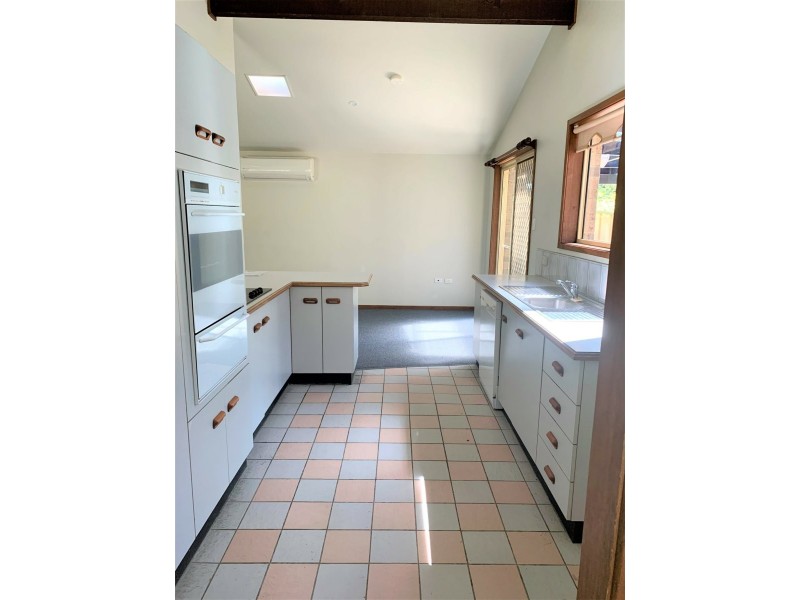 36 Narrawa Ave, Erina NSW 2250