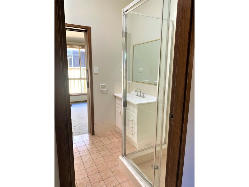 36 Narrawa Ave, Erina NSW 2250