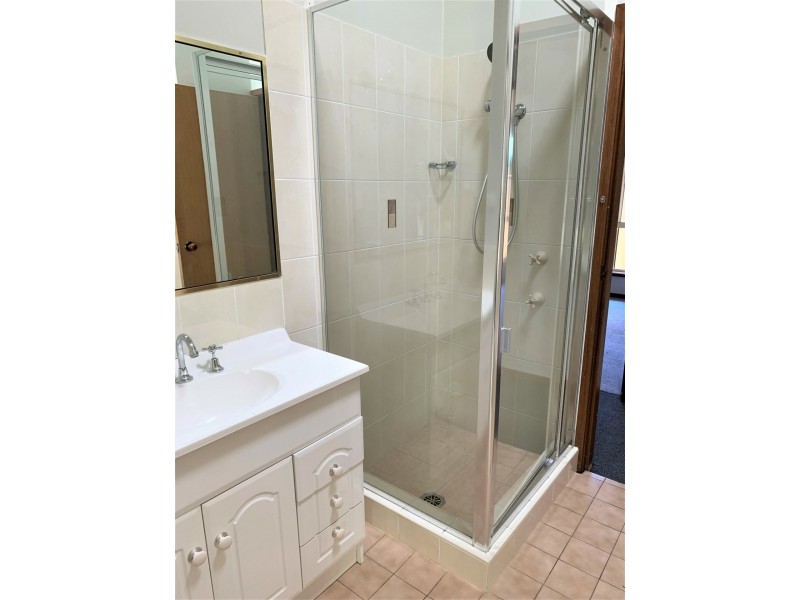 36 Narrawa Ave, Erina NSW 2250