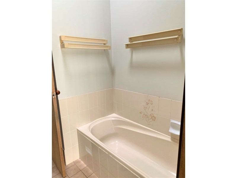 36 Narrawa Ave, Erina NSW 2250