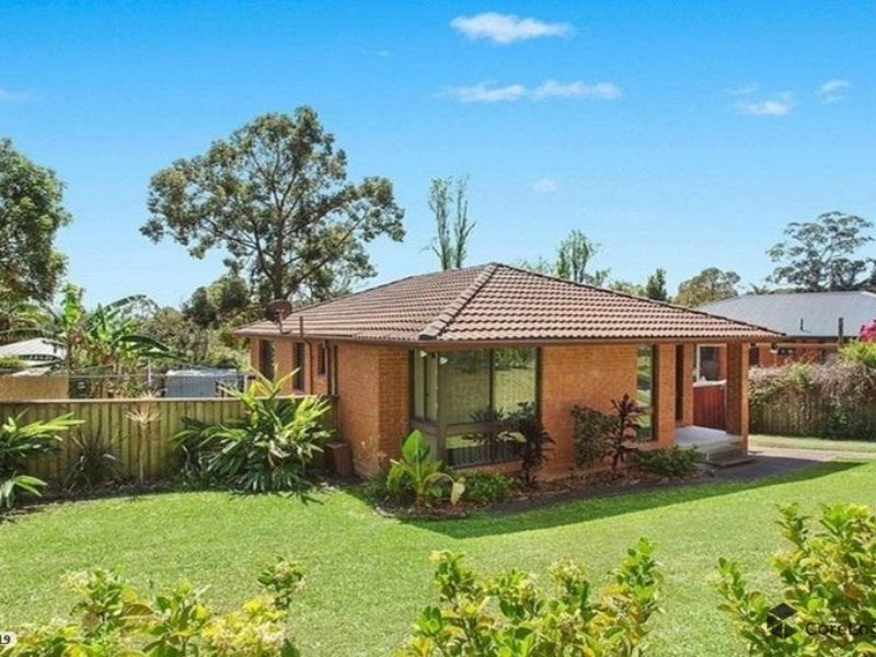 13 Katherine Crescent, Green Point NSW 2251