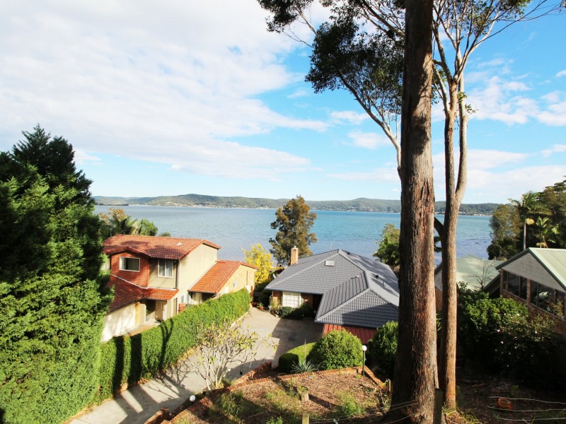 327A Avoca Drive, Green Point NSW 2251