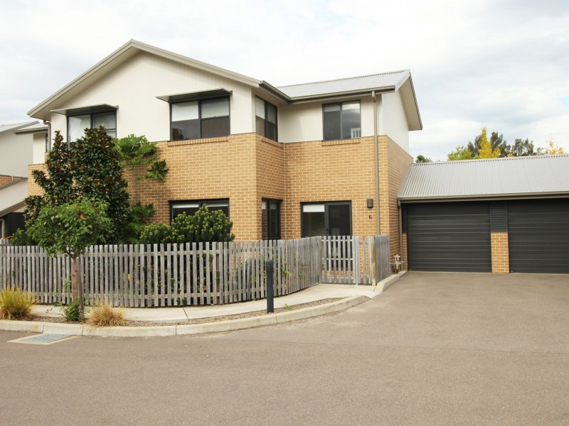 6/6A Carrak Rd, Kincumber NSW 2251