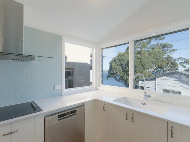 5 Coogee Rd, Point Clare NSW 2250
