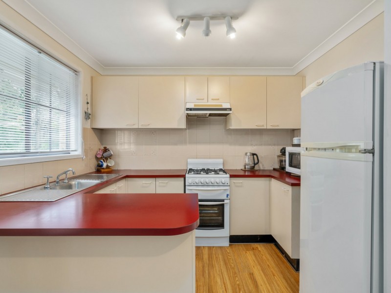 32 Debra Anne Drive, Bateau Bay NSW 2261