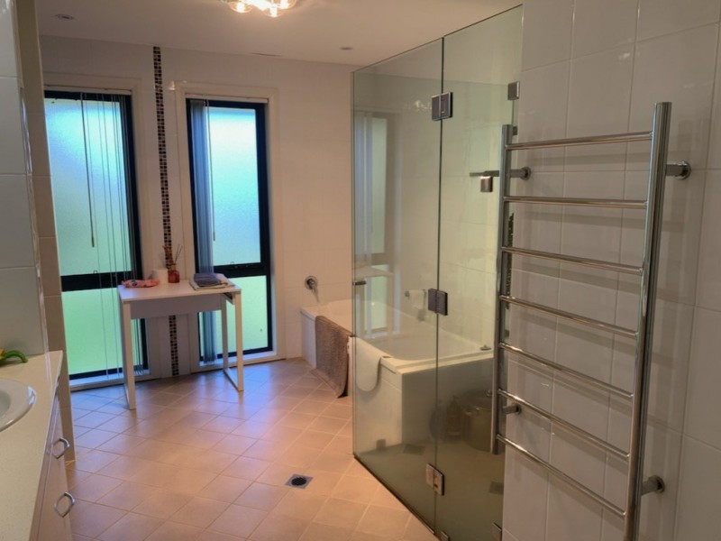 466B The Entrance Road, Erina Heights NSW 2260