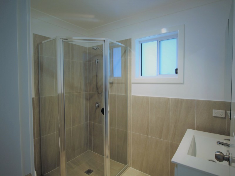 4A Narrawa Ave, Erina NSW 2250