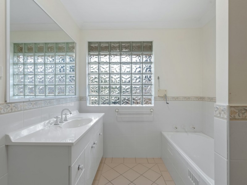 2 Sunbeam Place, Erina NSW 2250