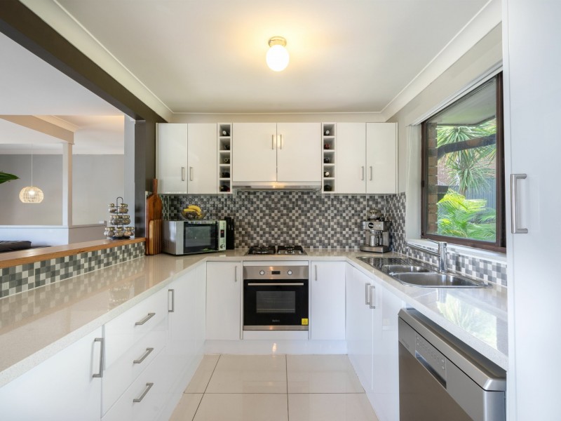 38 White Cedar Close, Green Point NSW 2251