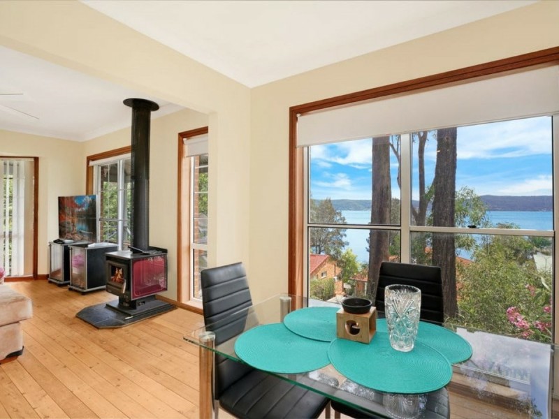 327A Avoca Drive, Green Point NSW 2251