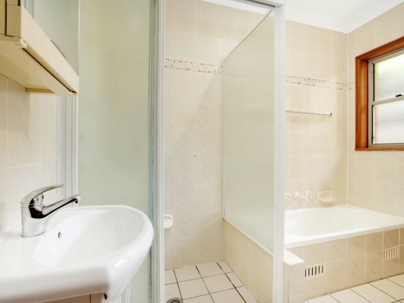 327A Avoca Drive, Green Point NSW 2251