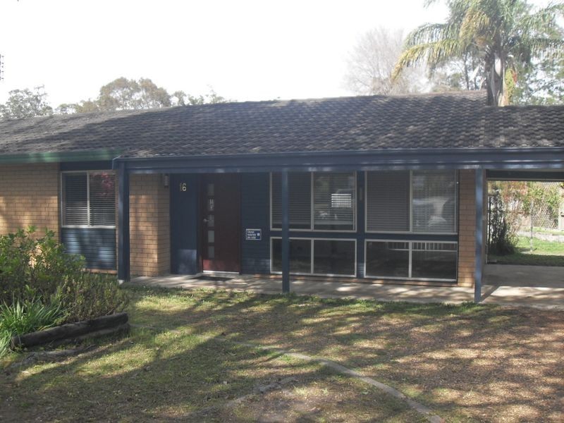 16 Chiltern Road, Erina NSW 2250