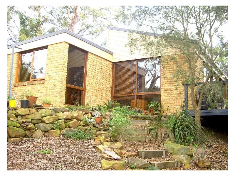 27 Howard Avenue, Green Point NSW 2251
