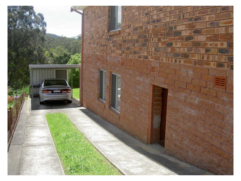 1b Narrawa Ave, Erina NSW 2250