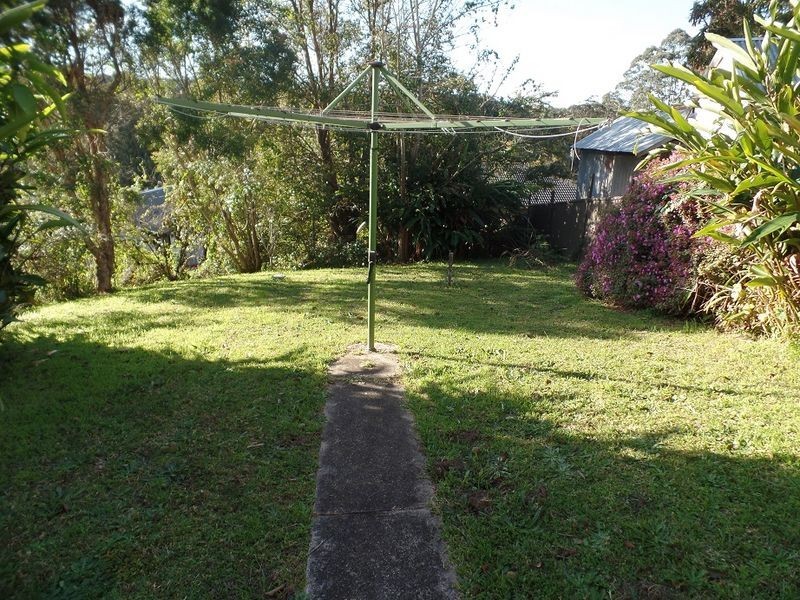 1b Narrawa Ave, Erina NSW 2250