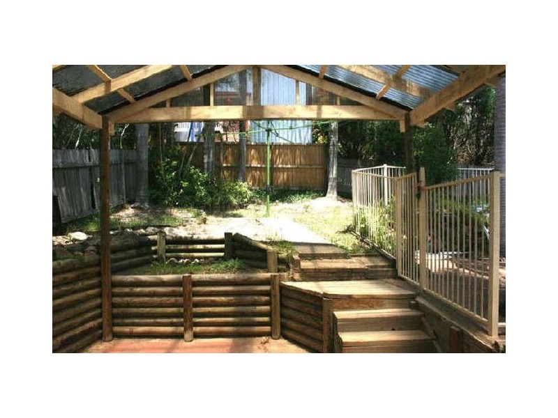 6 White Cedar Close, Green Point NSW 2251