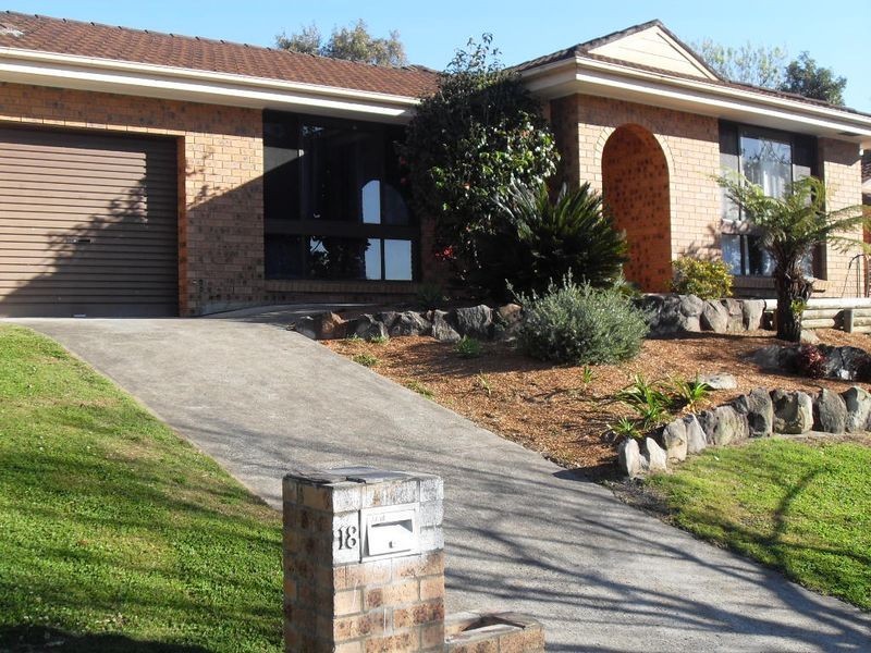 18 White Cedar Close, Green Point NSW 2251