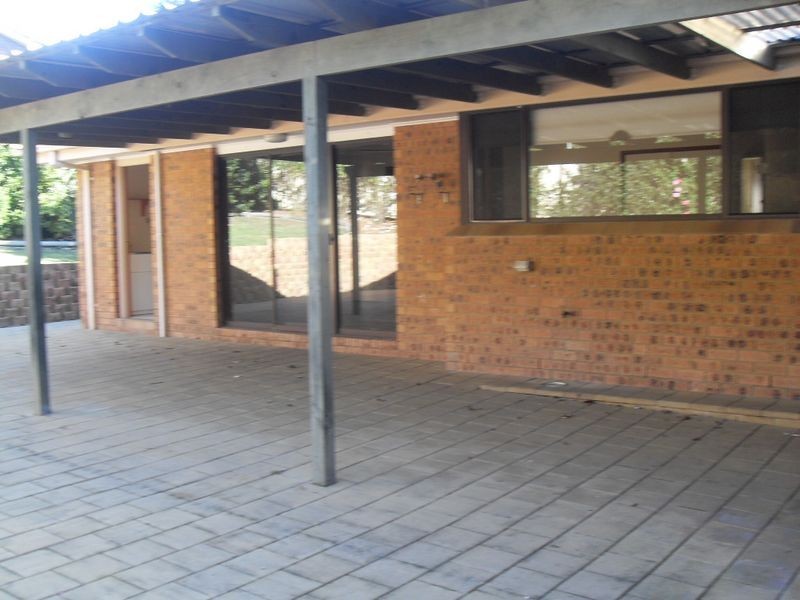 18 White Cedar Close, Green Point NSW 2251