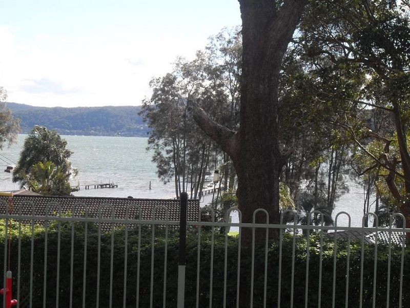 281 Avoca Drive, Green Point NSW 2251