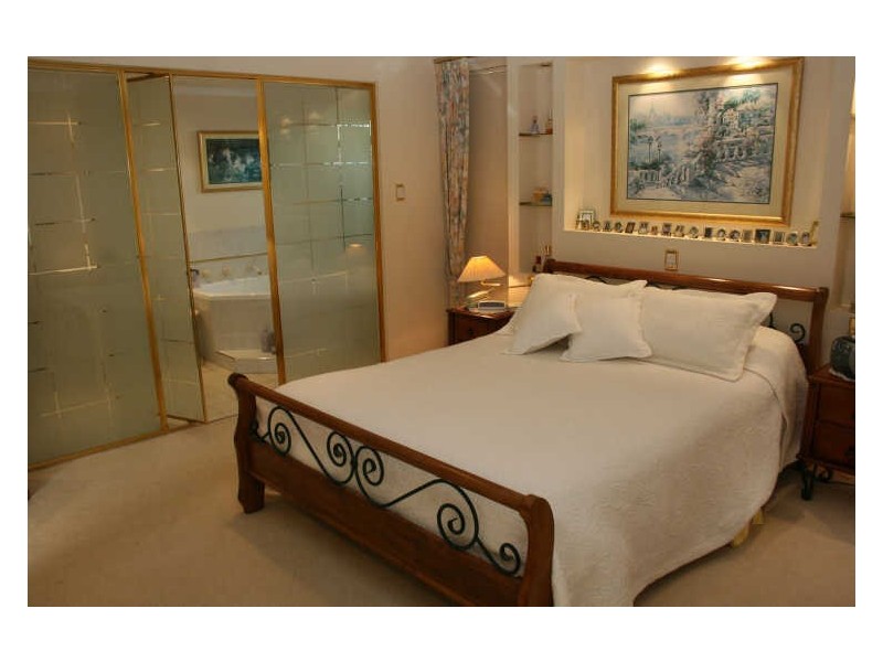 11 Bronzewing Drive, Erina NSW 2250