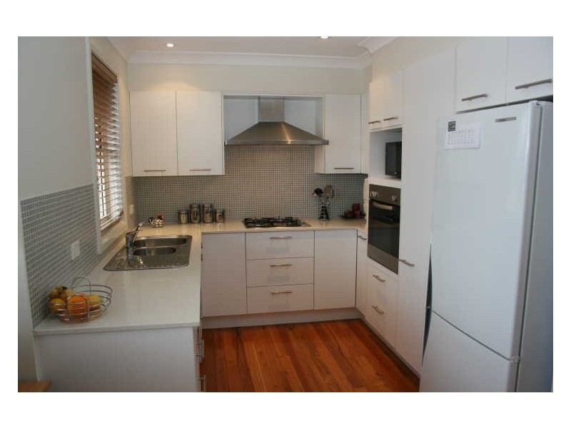 2/27 Wattle Street, East Gosford NSW 2250