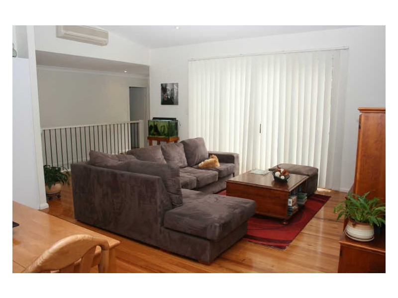 2/27 Wattle Street, East Gosford NSW 2250