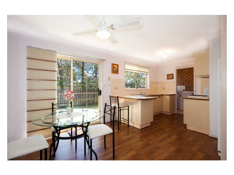 2/7 Bellbrook Cl, Green Point NSW 2251