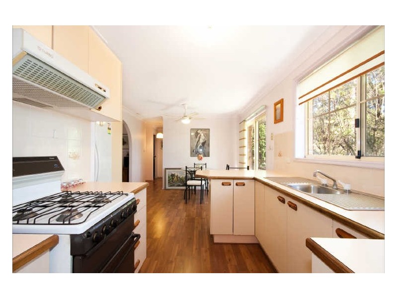 2/7 Bellbrook Cl, Green Point NSW 2251