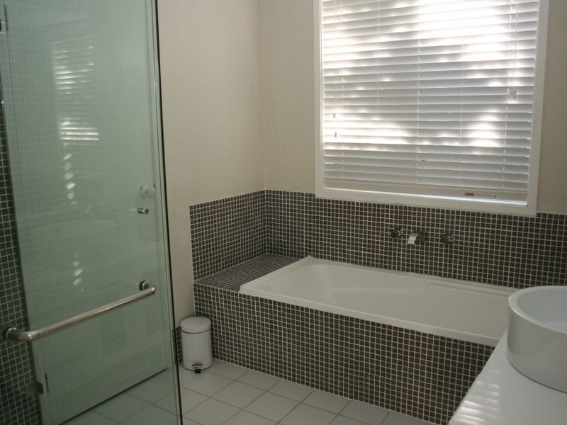 2 Kareel Close, Erina NSW 2250