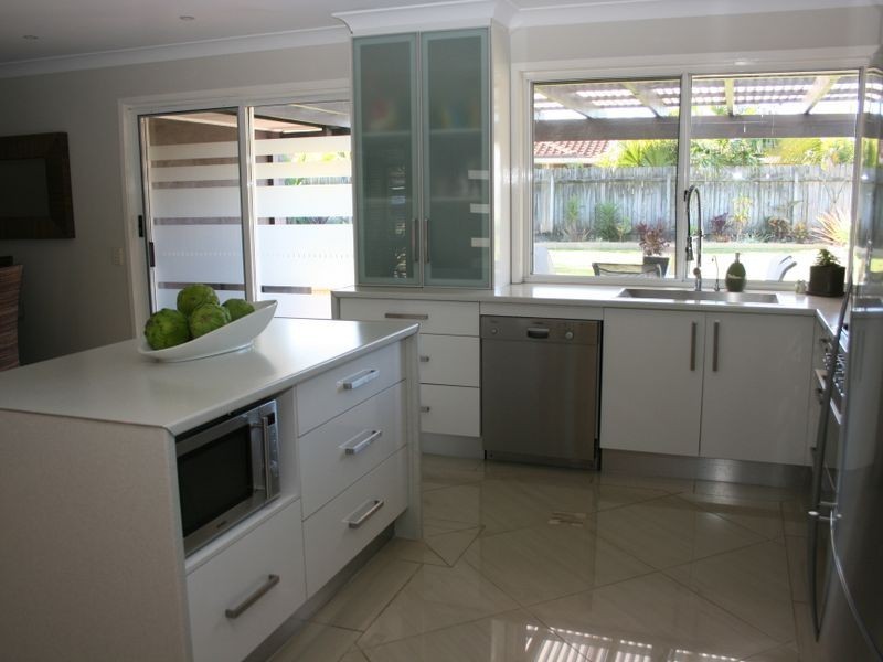 2 Kareel Close, Erina NSW 2250