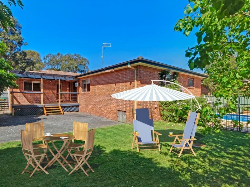 17 Christle Street, Green Point NSW 2251