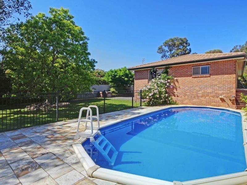 17 Christle Street, Green Point NSW 2251