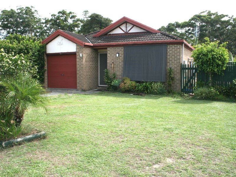 8 Gumleaf Close, Erina NSW 2250