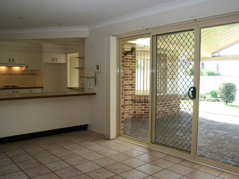 10 Victor Close, Green Point NSW 2251