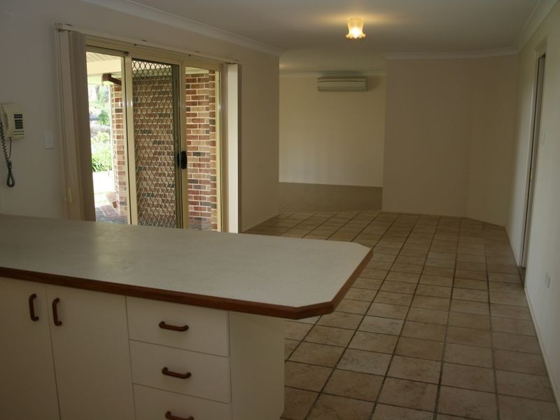 10 Victor Close, Green Point NSW 2251