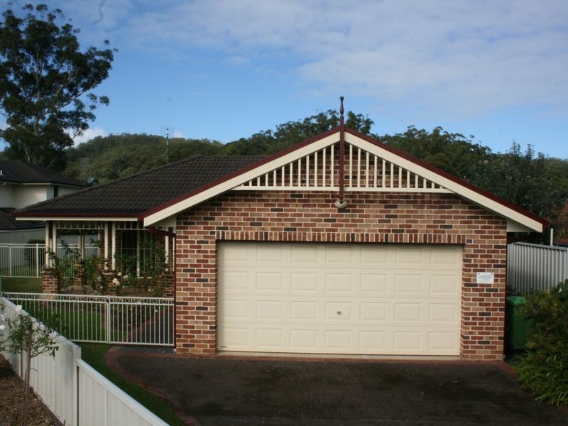 10 Victor Close, Green Point NSW 2251