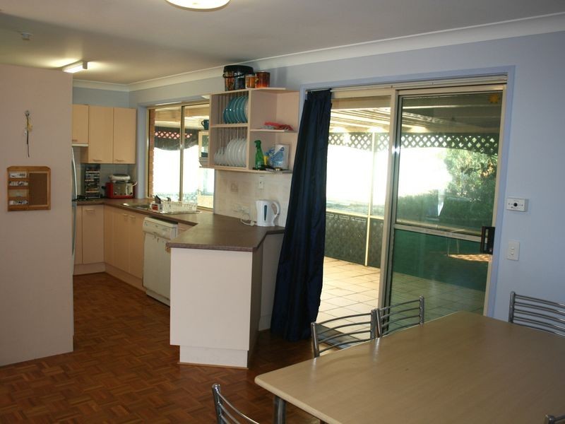 4 Merideth Place, Green Point NSW 2251