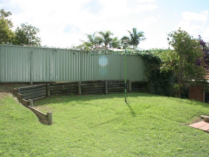 4 Merideth Place, Green Point NSW 2251