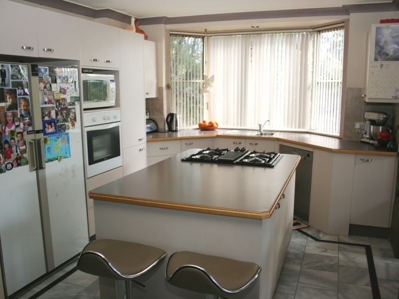 2/6 Dakara Avenue, Erina NSW 2250