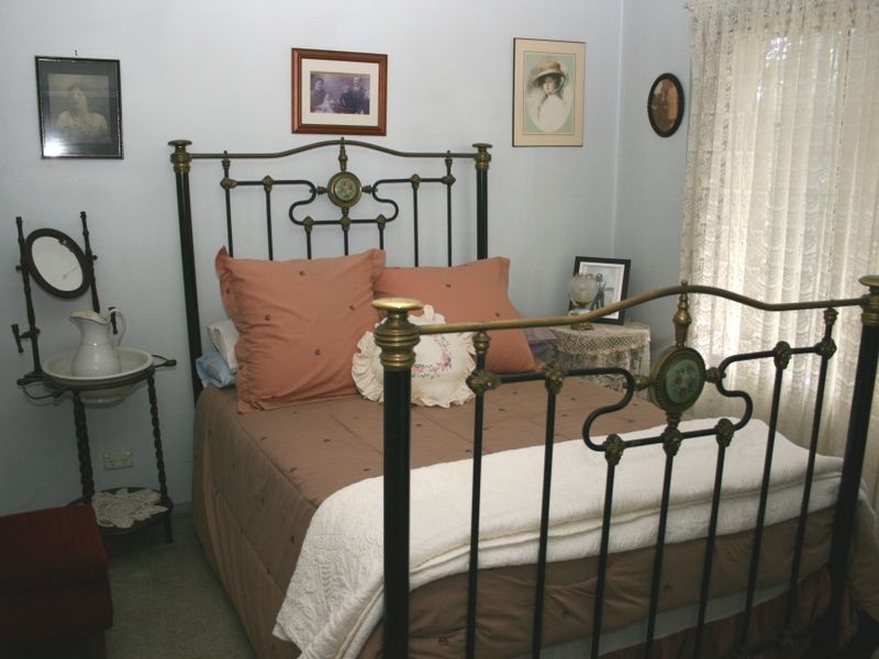 2/6 Dakara Avenue, Erina NSW 2250