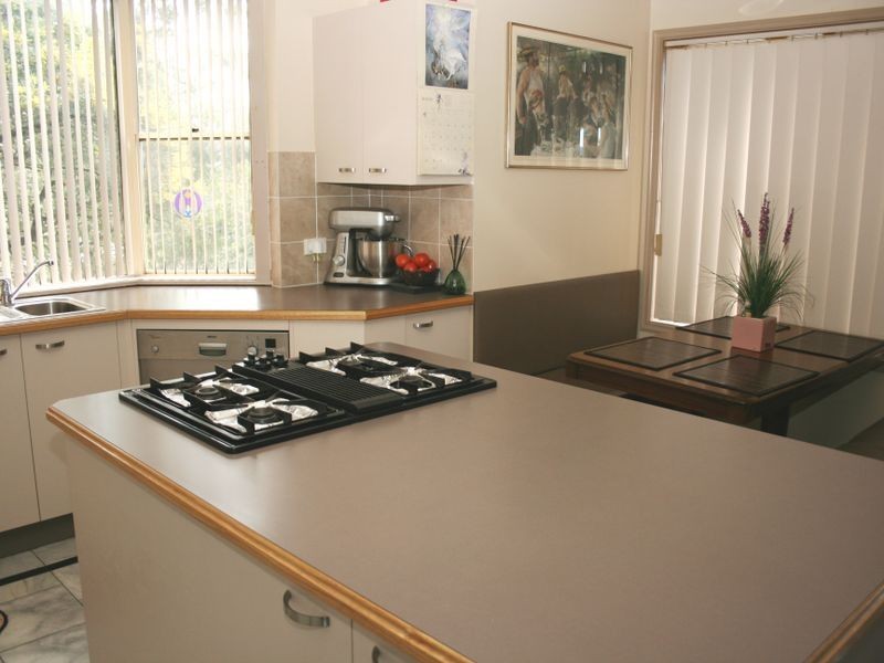 2/6 Dakara Avenue, Erina NSW 2250