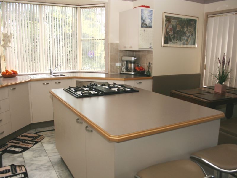 2/6 Dakara Avenue, Erina NSW 2250