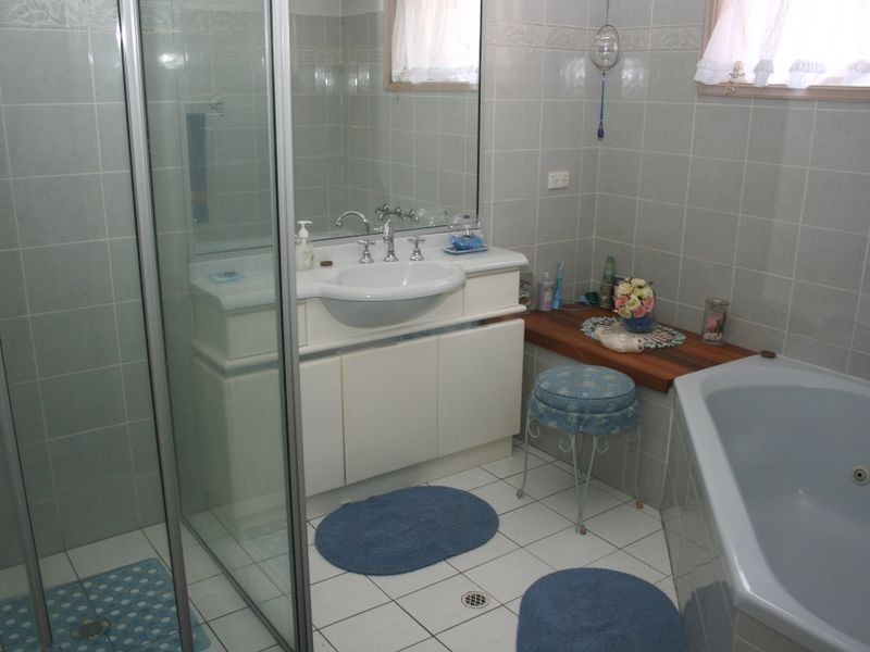 2/6 Dakara Avenue, Erina NSW 2250