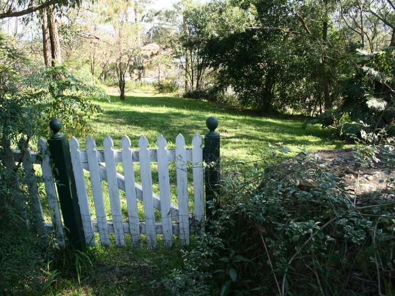 2/6 Dakara Avenue, Erina NSW 2250