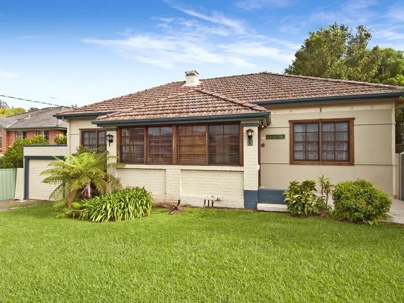 6 Caroline Street, East Gosford NSW 2250