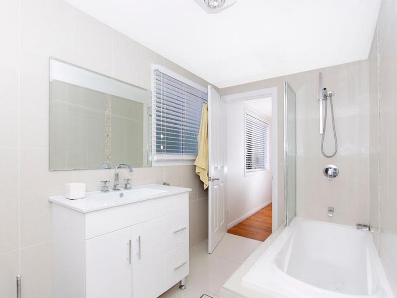 34 Dakara Avenue, Erina NSW 2250