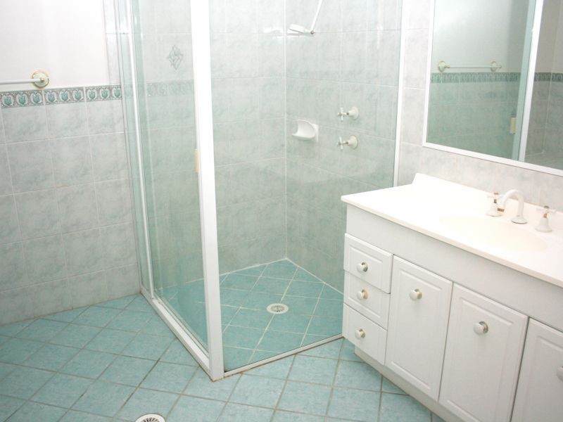 1/5 Jennie Cox Close, Erina NSW 2250